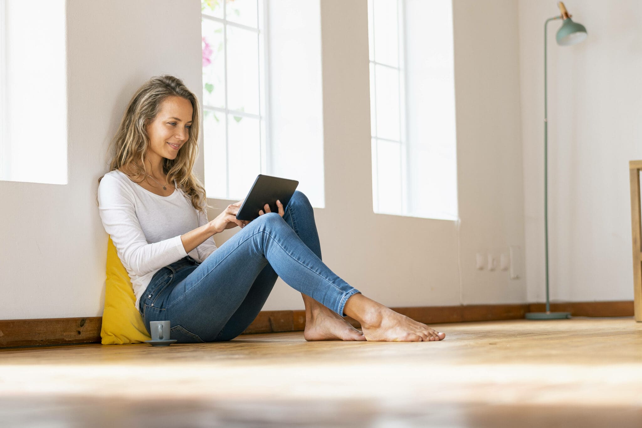 Nicht ganz bodentiefe Fenster im Haus - Die Haus Seite