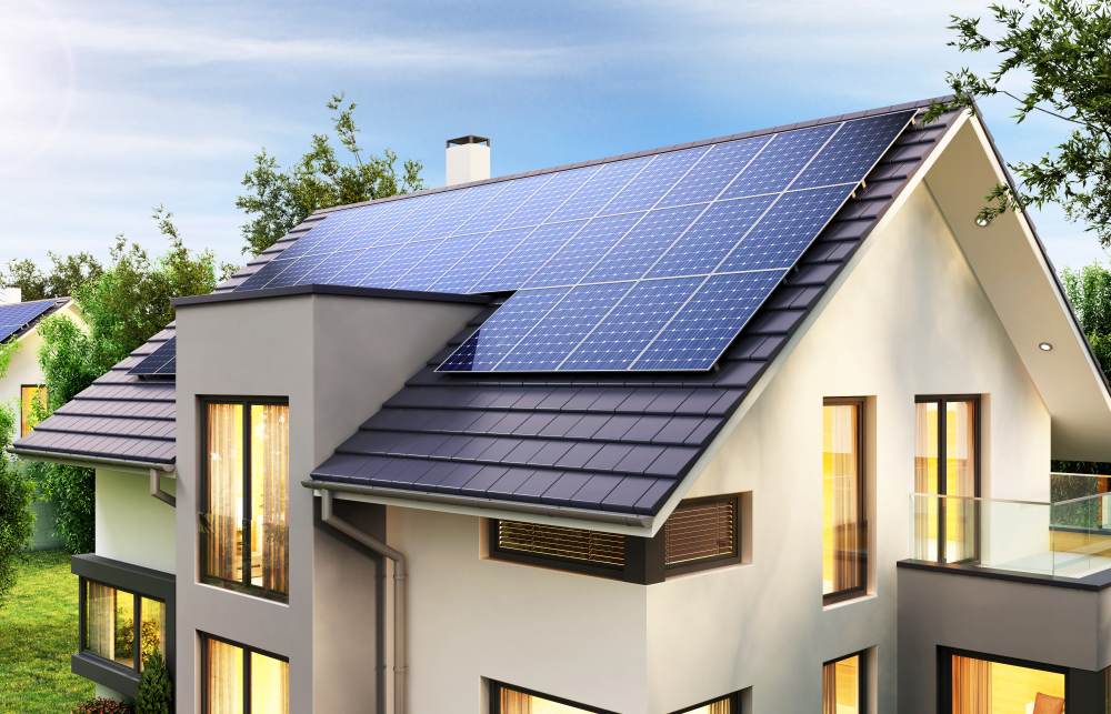 Einfamilienhaus mit Photovoltaik-Anlage auf dem Dach