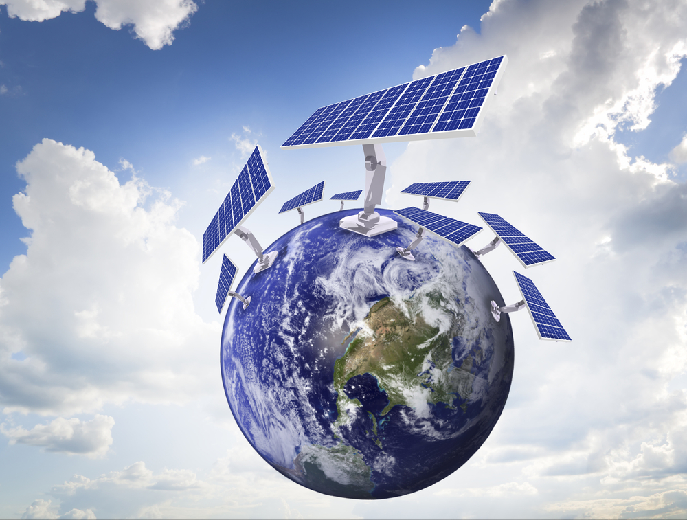 Weltkugel mit Solar-Paneelen